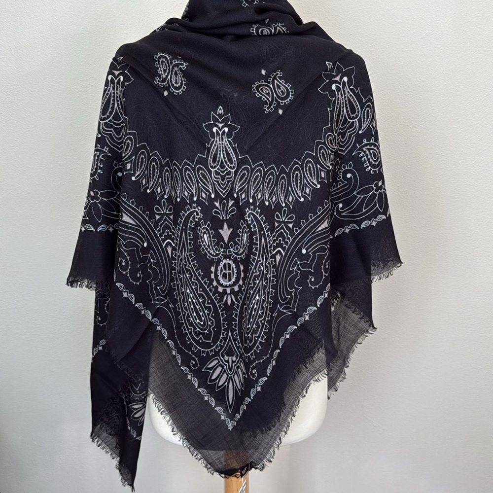 NWT Pristine Rare Henri Bendel Silk/Wool Scarf Black Paisley Bandana